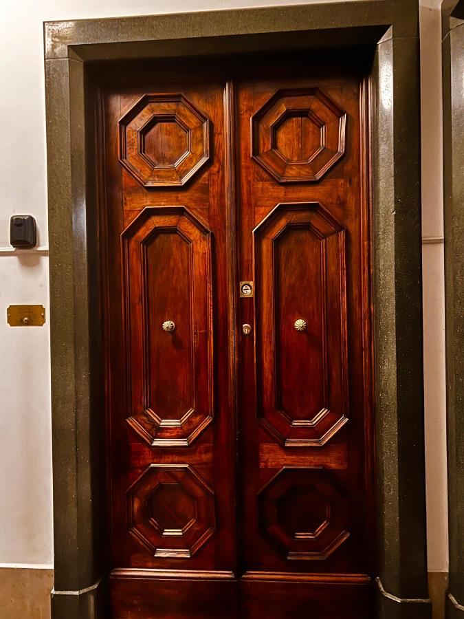 Abbrescia 50 Apartment Bari Bagian luar foto